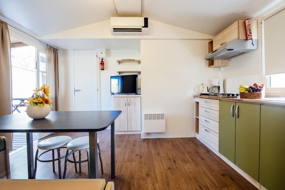 Zaton Holiday Resort Mobile Homes Nin Eksteriør bilde